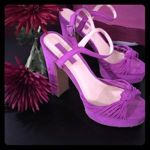By: Forever 21💜Beautiful Fuchsia/Purple Platforms